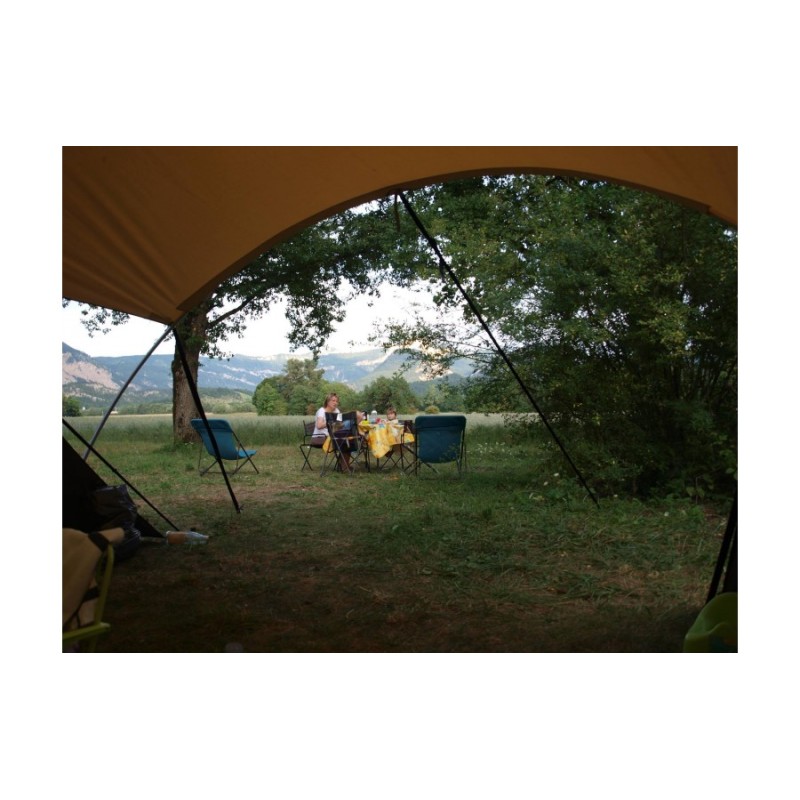 Lampe nomade anti-moustiques rechargeable / 70 Lumens de chez EUROTRAIL -  Latour Tentes et Camping