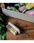 brosse à légumes Andrée Jardin deux duretés en bois de hêtre et fibres naturelles